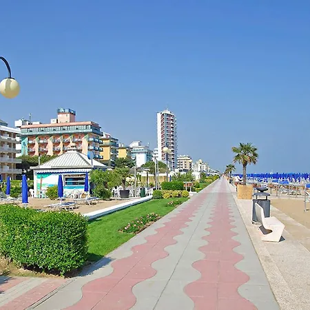Cristina Carraro Immobiliare - Family Apartment Lido di Jesolo